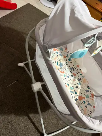 Lightweight Portable Baby Bassinet with Canopy and Toy Bar