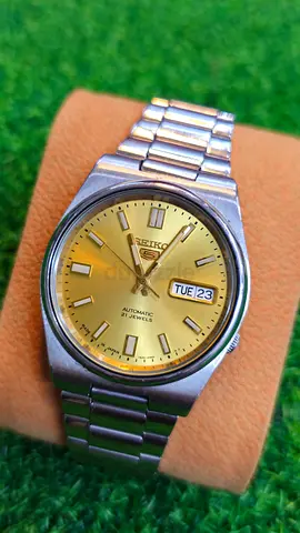 Vintage Seiko 5 Automatic 7s26 Caliber 21-Jewels Japan made Mens watch (Used)
NO BOX NO PAPER