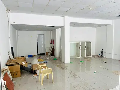High visibity | Front Side Shop | Prime Location