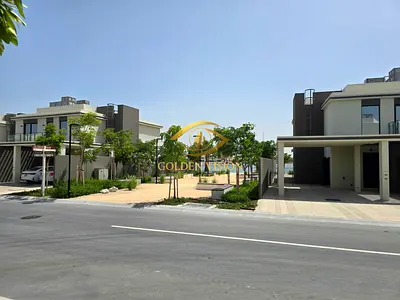 Amazing location 3 BR TH close to Beach