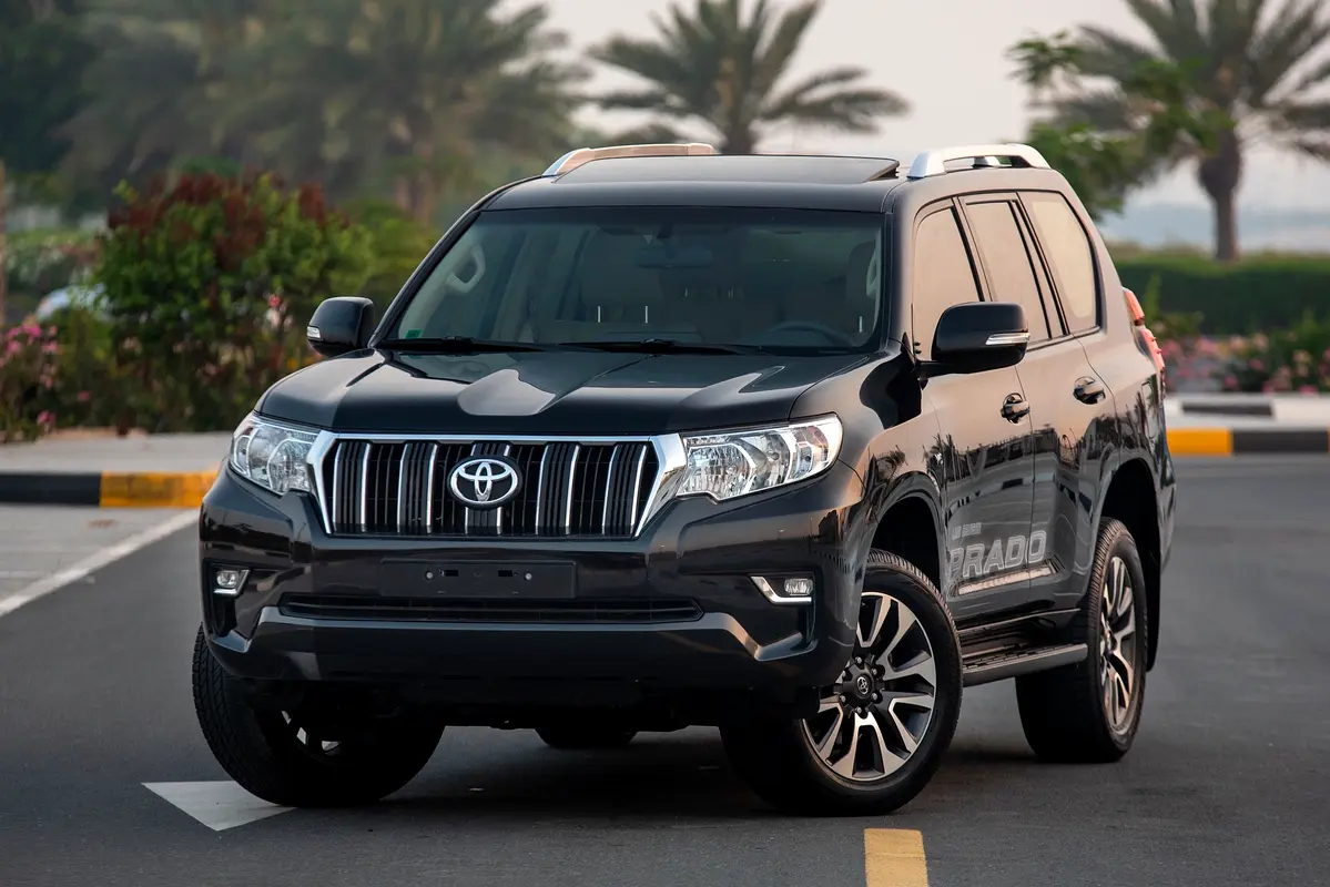 Toyota Prado 2022 — photo 1 of 20