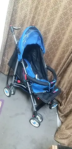 Lightweight blue baby stroller / standard pram, good condition