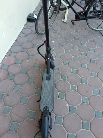 Used electric scooter in good condition — daily commuter ready