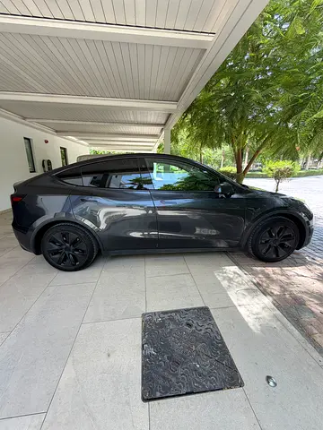 2025 Tesla Model Y Long Range- American Specs
