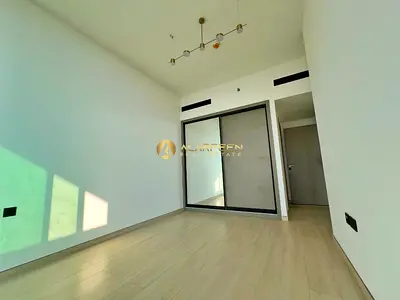 2BR Corner Apartment | Marina & Skyline Views | Wraparound Balcony
