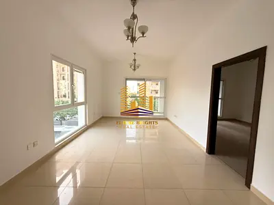 CLOSE TO MALL || SPACIOUS || WITH BALCONY