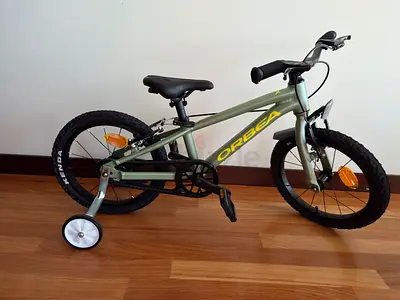 Orbea kids 16-inch bike with training wheels — good condition