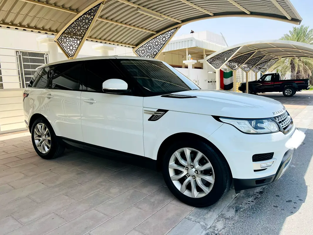 Land Rover Range Rover Sport 2016 — photo 1 of 9