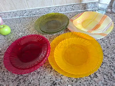 Set of 4 Colored Plastic Serving Plates - Good Condition