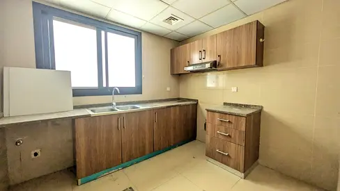 Prime Location 1BHK Neat And Clean Apt Family building Balcony wardrobe Parking maintenance free 38