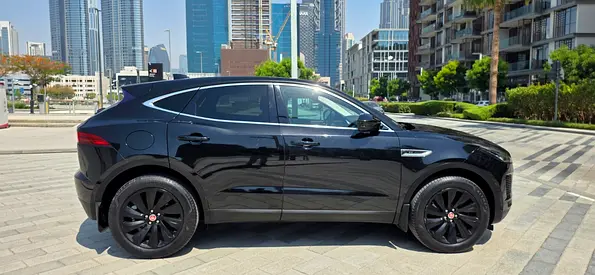 صورة مصغرة 3 لـ 2018 Jaguar E-PACE