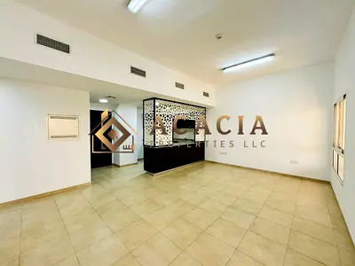 2 Bedroom I Open Kitchen I Inner Circle | Vacant