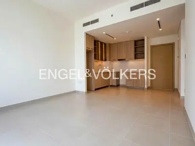 Pool and Golf View | Vacant | Open Plan