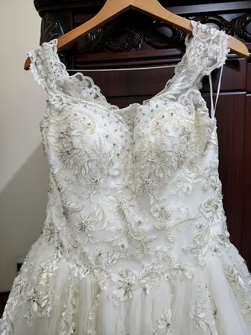 Wedding Dress only 700