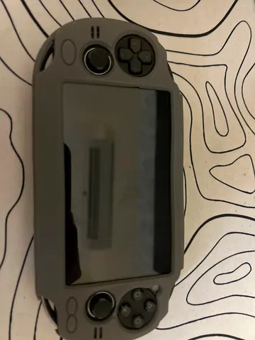 Sony PS Vita (2013) – Excellent Condition. للبيع جهاز PS Vita بحالة ممتازة ويعمل بدون أي مشاكل سعر