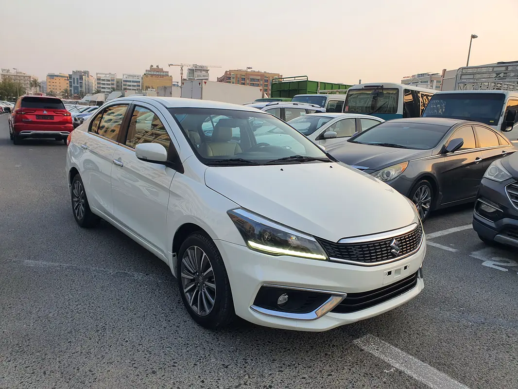 Suzuki Ciaz 2023 — photo 1 of 17