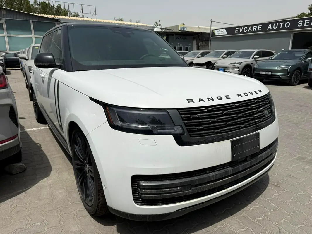 Land Rover Range Rover 2025 — photo 1 of 18