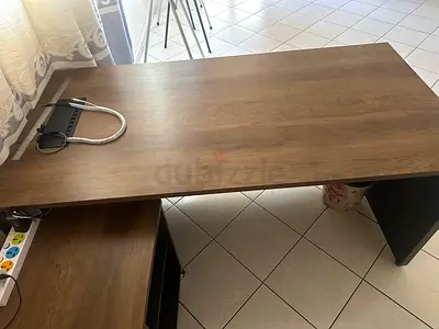 Manager desk with side drawers and chair