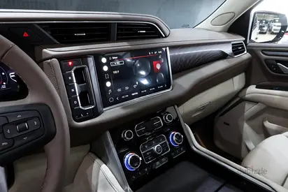 2023 GMC YUKON — фото 10