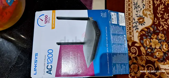 Linksys AC1200 Dual-Band Wireless Router (AC1200) - Boxed