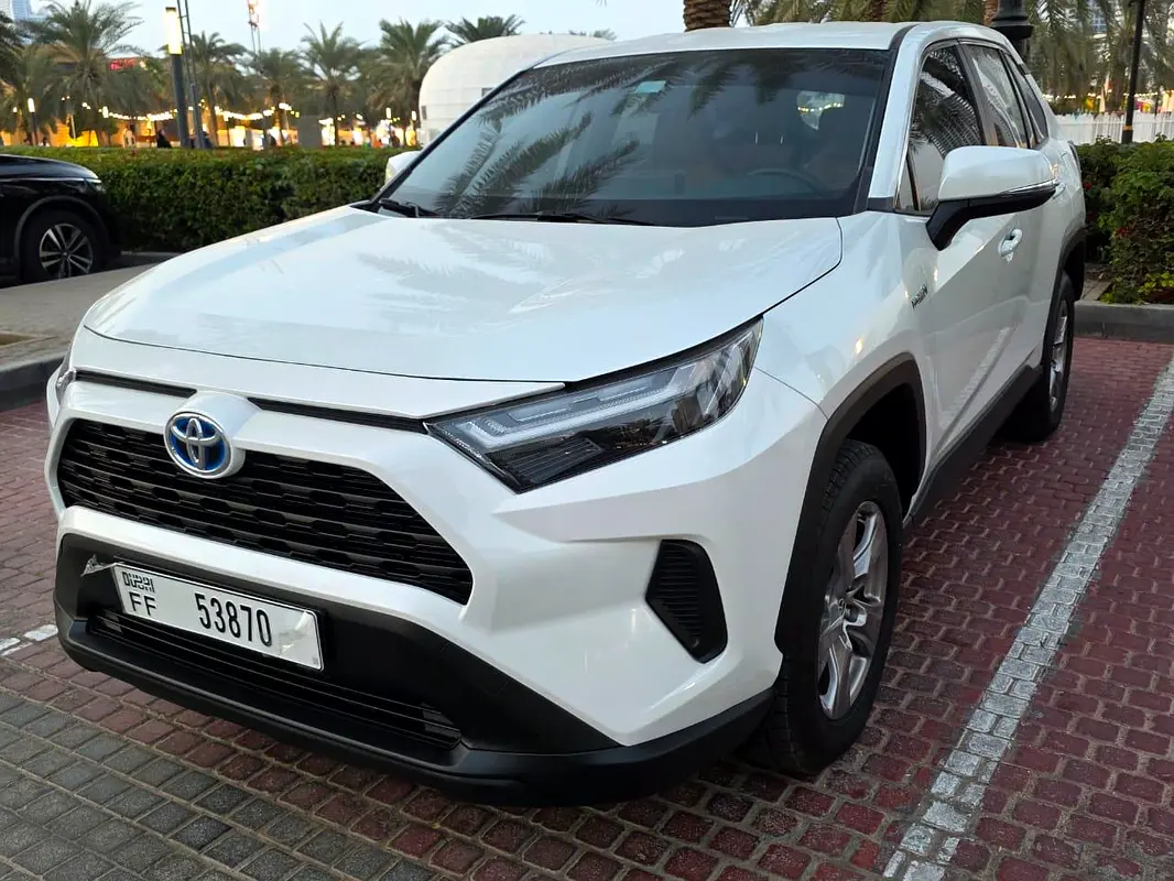 Toyota Rav 4 2024 — photo 1 of 19