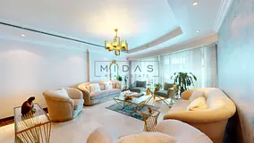 Well-Maintained | Elegant Apartment | Huge Layout