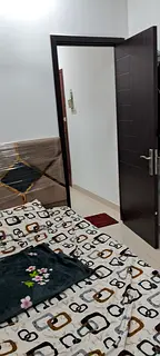 Fully furnished Studio available for couples (Keralites preferred) near Fish Roundabout.