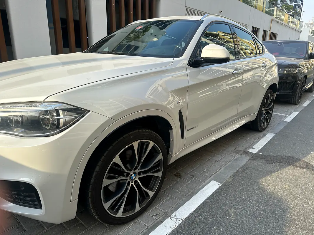 BMW X6 2018 — photo 1 of 15