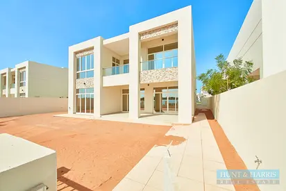 3 Bedroom Bermuda Villa for Sale in Mina - Luxurious - Spacious