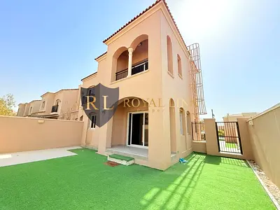 CLOSE TO POOL | 3 BR+MAIDS | CORNER VILLA