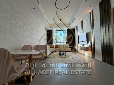 اول ساكن || اطلالة بانورامية علي ممزر دبي || تشطيبات الترا ديلوكس || باركن وجيم ومسبح مجاني