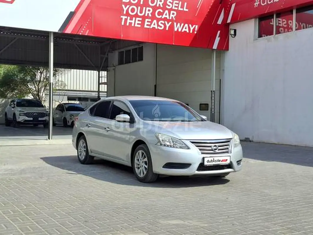 Nissan Sentra 2017 — photo 1 of 13