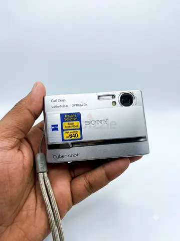 Sony Cyber-shot DSC-T20 Ultra-Compact Digital Camera (Silver)