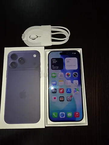 Iphone 17 pro max 256GB with Box charger Dual esim warranty till april 2027 Health 100% cycle 17