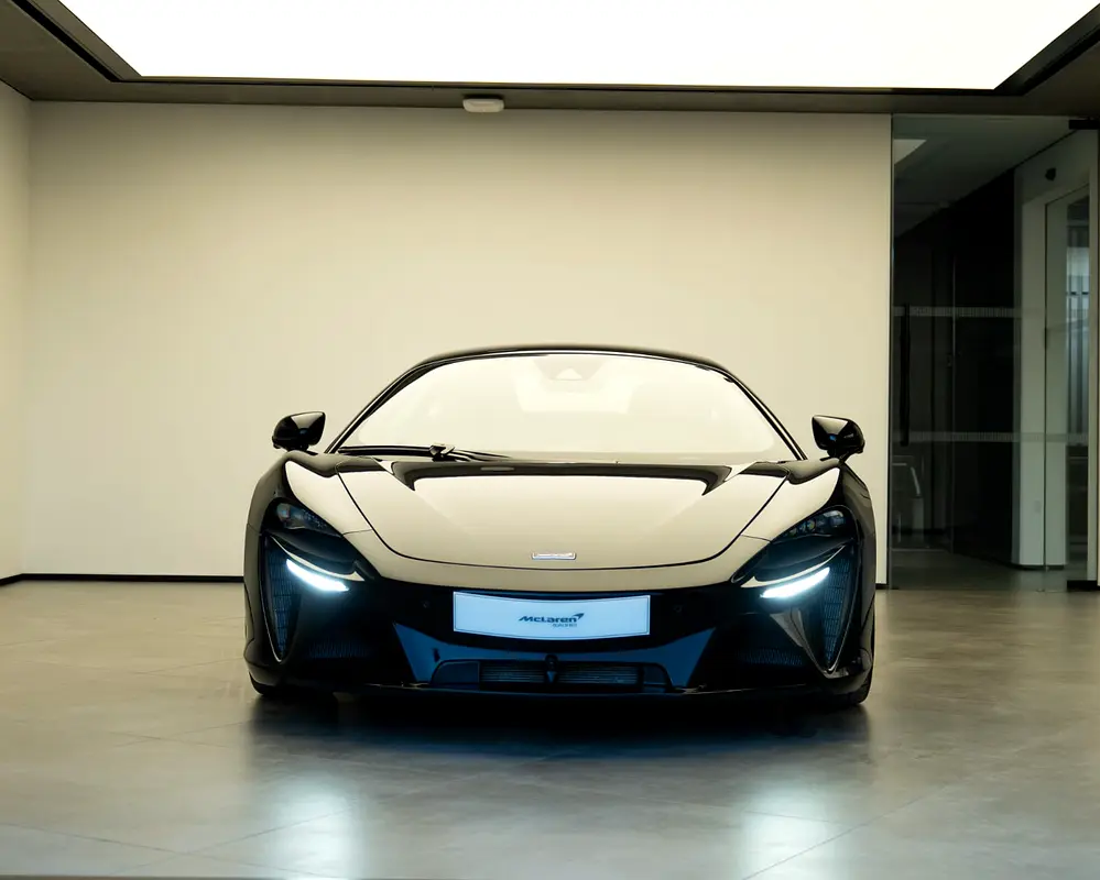 McLaren Artura 2023 — photo 1 of 10