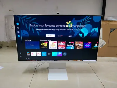 The Samsung M8 is a stylish, 32-inch 4K UHD Smart Monitor blending PC monitor and Smart TV features,