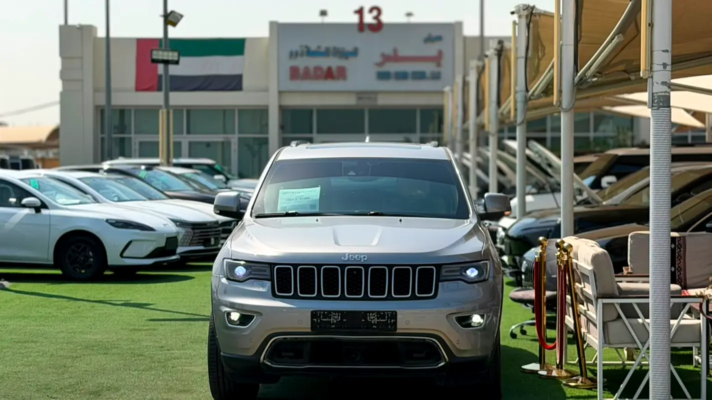 Jeep Cherokee 2017 — photo 1 of 13