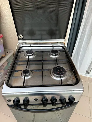 (Negotiable Price) Fully Functional Ariston Oven