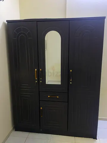 4 door wardrobe for sale in abu shagara