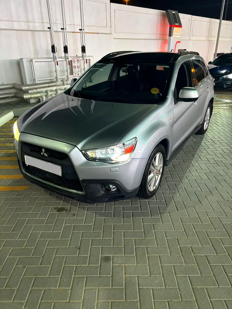 Mitsubishi ASX 2011 — photo 1 of 4