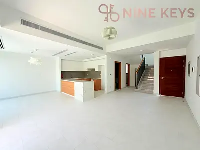 RARE SINGLE ROW GEM | PREMIUM LOCATION | READY TO MOVE!