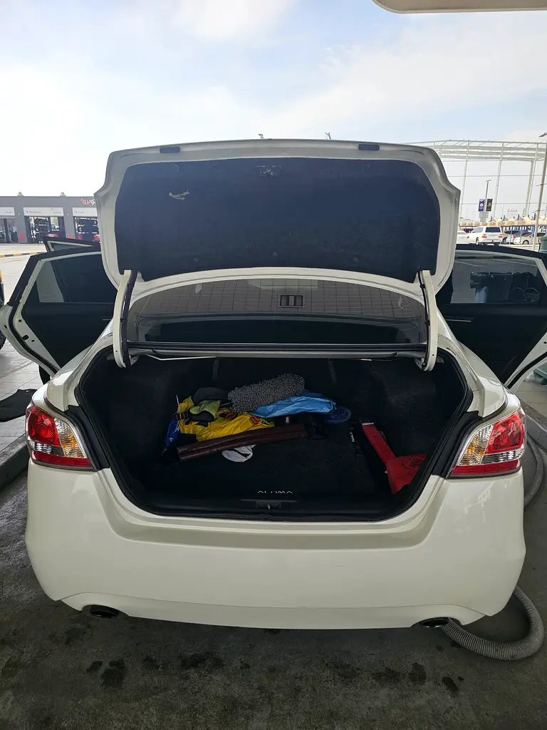 Nissan Altima 2015 — photo 1 of 7
