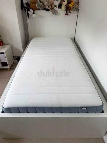 Malam single  bed 90/200cm bed and Ikea mattress is available in excellent condition