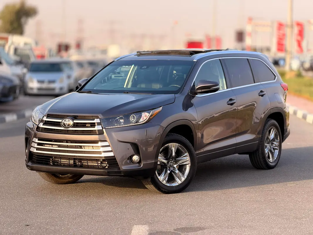 Toyota Highlander 2019 — photo 1 of 20