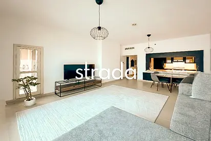 Fully Furnished | Golf & Lake View | Chiller Free