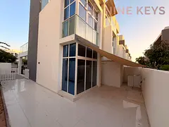 5BHK Townhouse / Extended Kitchen / Near to Amenities