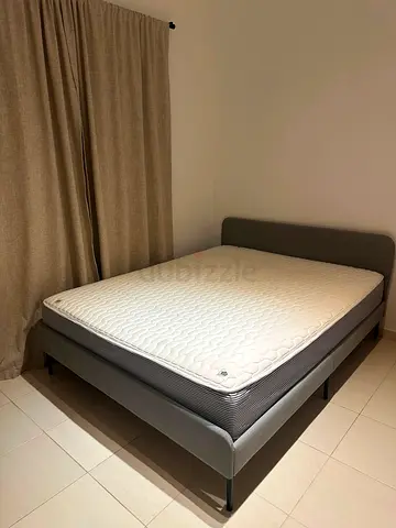bed frame with mattress - grey, very good condition  140x 200