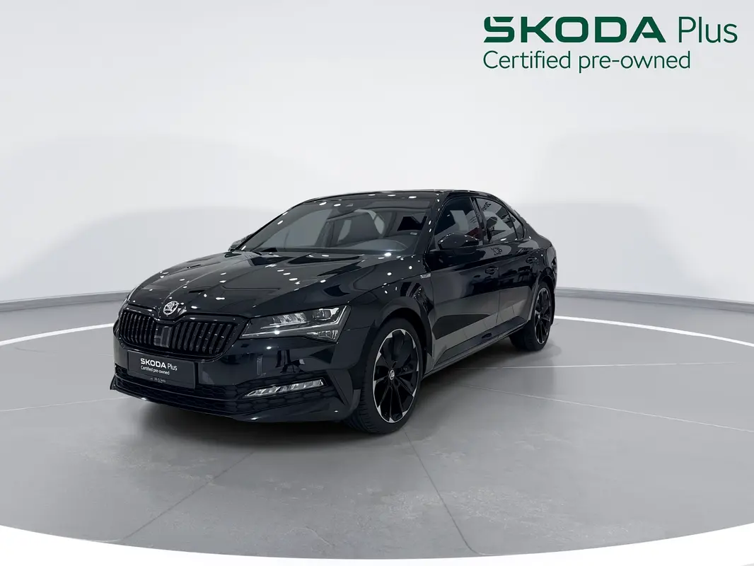 Skoda Superb 2024 — photo 1 of 10