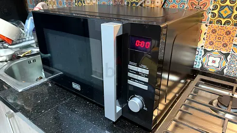 BLACK+DECKER Microwave Oven with Grill