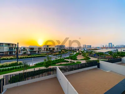 Dubai Marina Skyline | Single Row | Hilltop Vastu